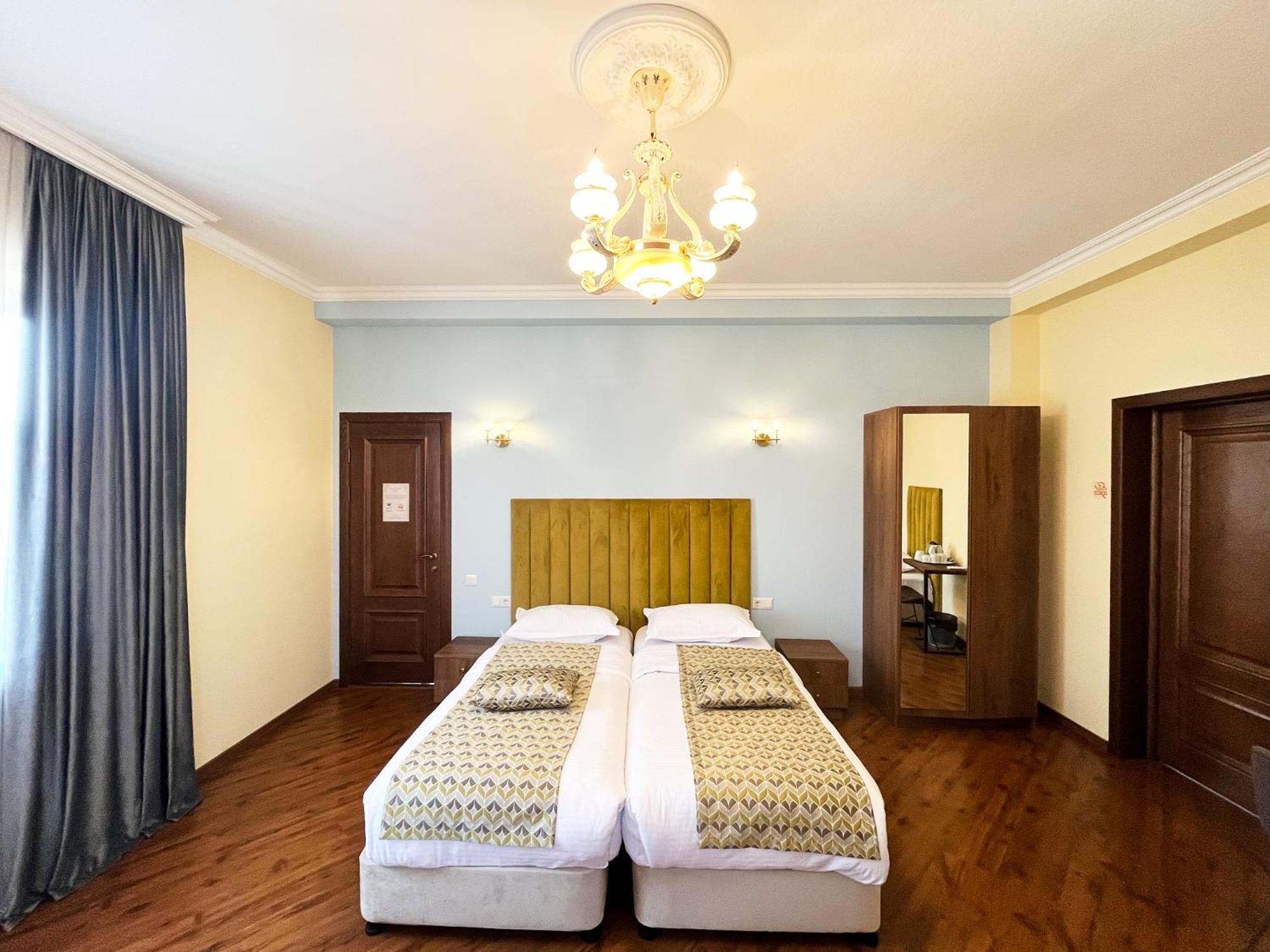 Phazisi Hotel 第比利斯 外观 照片